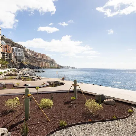 Home2book Amazing Sea Views, Terrace & Pool Apartamento *